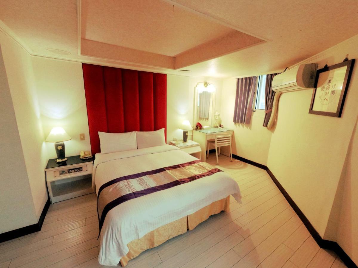 Athens Hotel Taichung Exterior foto